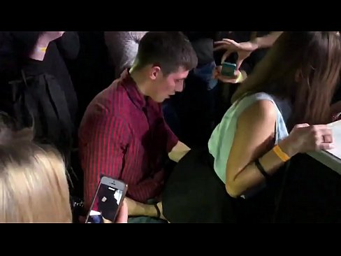 ❤️ Tinuod nga sekso sa usa ka nightclub sa Russia. Ang 18-anyos nga Ruso nga babaye sa anus ug puwerta nakighilawas sa usa ka nightclub ❤️ Porno fb sa amon ️❤
